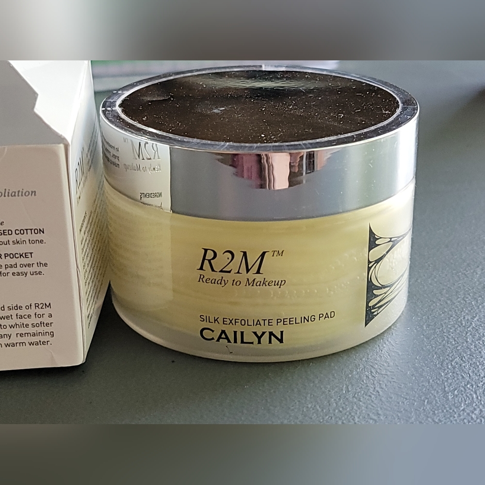 NIB New CAILYN R2M Ready to Makeup Silk exfoliante peeling Pads- 20 sheets